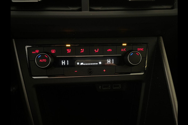 Volkswagen Polo 1.0 TSI Comfortline Business AIRCO NAVI CRUISE KEYLESS START VELGEN ALL SEASON MET LAK PRIVACYGLAS NETTE AUTO