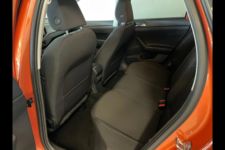 Volkswagen Polo 1.0 TSI Comfortline Business AIRCO NAVI CRUISE KEYLESS START VELGEN ALL SEASON MET LAK PRIVACYGLAS NETTE AUTO