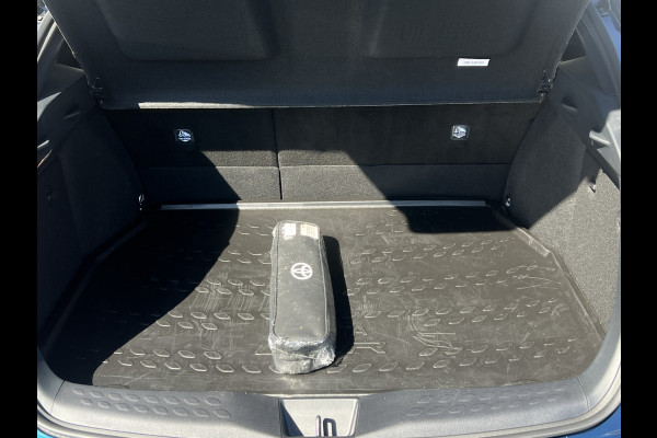 Toyota C-HR 2.0 Hybrid Team D | Navi | Carplay | Premium LED | Winter Pack