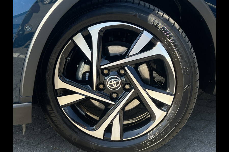 Toyota C-HR 2.0 Hybrid Team D | Navi | Carplay | Premium LED | Winter Pack