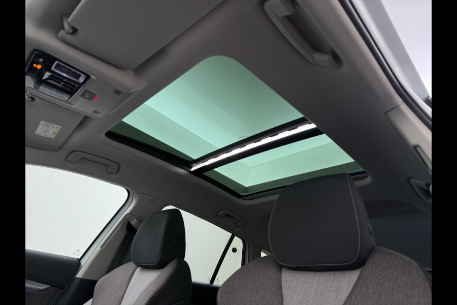 Škoda ENYAQ iV 80 82kwh 204PK Soh 95% Pano-Dak Camera Apple Carplay Android First Edition Navi 3-Zone-Ecc 19"lm PDC-a+v Adaptive-Cruise Lane-Assist Luxus E-Call Stuurverwarming Led Isofix Keyless-Go DAB Rijstrooksensor Origineel Nederlandse Auto Nieuwprijs €  53.000,-