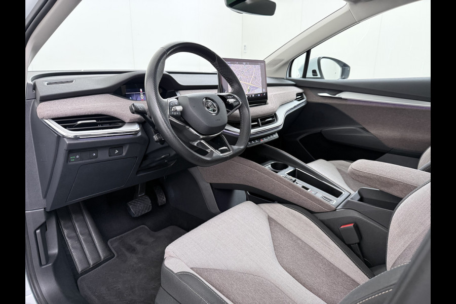 Škoda ENYAQ iV 80 82kwh 204PK Soh 95% Pano-Dak Camera Apple Carplay Android First Edition Navi 3-Zone-Ecc 19"lm PDC-a+v Adaptive-Cruise Lane-Assist Luxus E-Call Stuurverwarming Led Isofix Keyless-Go DAB Rijstrooksensor Origineel Nederlandse Auto Nieuwprijs €  53.000,-
