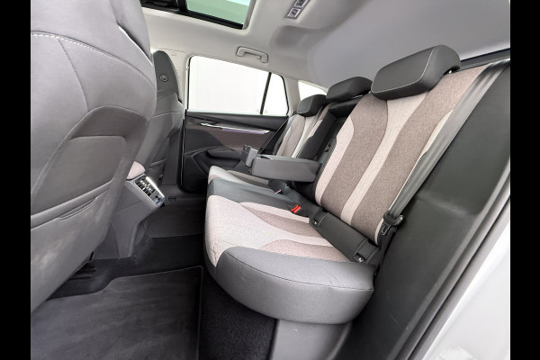 Škoda ENYAQ iV 80 82kwh 204PK Soh 95% Pano-Dak Camera Apple Carplay Android First Edition Navi 3-Zone-Ecc 19"lm PDC-a+v Adaptive-Cruise Lane-Assist Luxus E-Call Stuurverwarming Led Isofix Keyless-Go DAB Rijstrooksensor Origineel Nederlandse Auto Nieuwprijs €  53.000,-