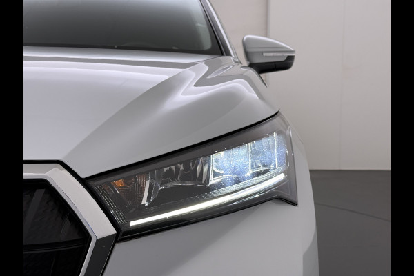Škoda ENYAQ iV 80 82kwh 204PK Soh 95% Pano-Dak Camera Apple Carplay Android First Edition Navi 3-Zone-Ecc 19"lm PDC-a+v Adaptive-Cruise Lane-Assist Luxus E-Call Stuurverwarming Led Isofix Keyless-Go DAB Rijstrooksensor Origineel Nederlandse Auto Nieuwprijs €  53.000,-