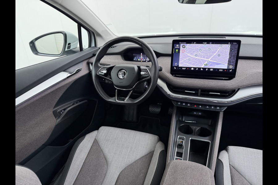 Škoda ENYAQ iV 80 82kwh 204PK Soh 95% Pano-Dak Camera Apple Carplay Android First Edition Navi 3-Zone-Ecc 19"lm PDC-a+v Adaptive-Cruise Lane-Assist Luxus E-Call Stuurverwarming Led Isofix Keyless-Go DAB Rijstrooksensor Origineel Nederlandse Auto Nieuwprijs €  53.000,-