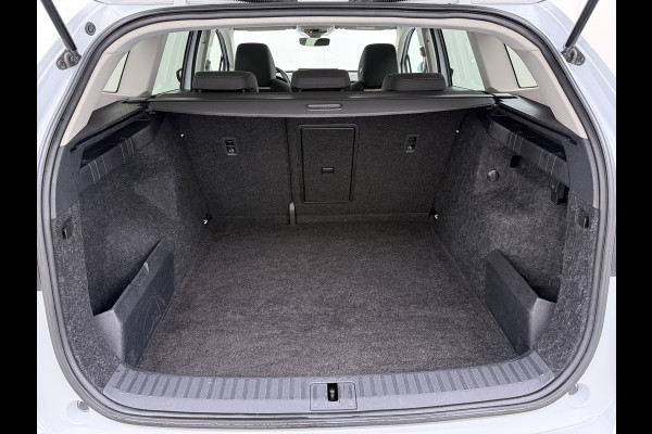 Škoda ENYAQ iV 80 82kwh 204PK Soh 95% Pano-Dak Camera Apple Carplay Android First Edition Navi 3-Zone-Ecc 19"lm PDC-a+v Adaptive-Cruise Lane-Assist Luxus E-Call Stuurverwarming Led Isofix Keyless-Go DAB Rijstrooksensor Origineel Nederlandse Auto Nieuwprijs €  53.000,-