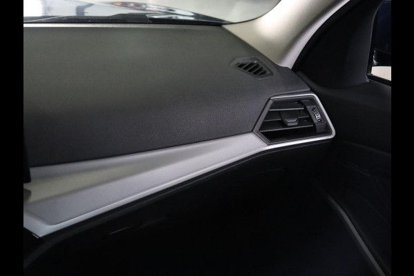 BMW 3 Serie 318i | Leder | Adaptive cruise | Stoelverwarming | Memory | Live Cockpit | Sportstoelen | Carplay | Keyless | Trekhaak | Parkeerhulp | Climate control | Full LED | Origineel NL
