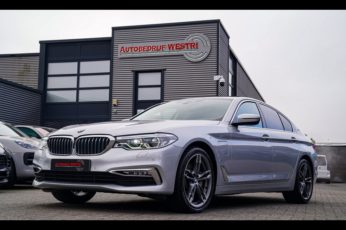 BMW 5 Serie 530e iPerformance High Executive | Stoelverkoeling | Head Up Display | Memory | Achterbank Verwarmd