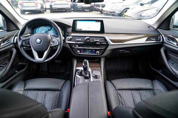 BMW 5 Serie 530e iPerformance High Executive | Stoelverkoeling | Head Up Display | Memory | Achterbank Verwarmd