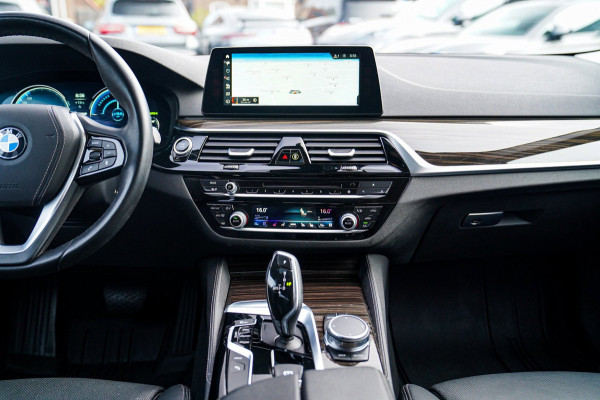 BMW 5 Serie 530e iPerformance High Executive | Stoelverkoeling | Head Up Display | Memory | Achterbank Verwarmd