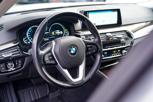 BMW 5 Serie 530e iPerformance High Executive | Stoelverkoeling | Head Up Display | Memory | Achterbank Verwarmd