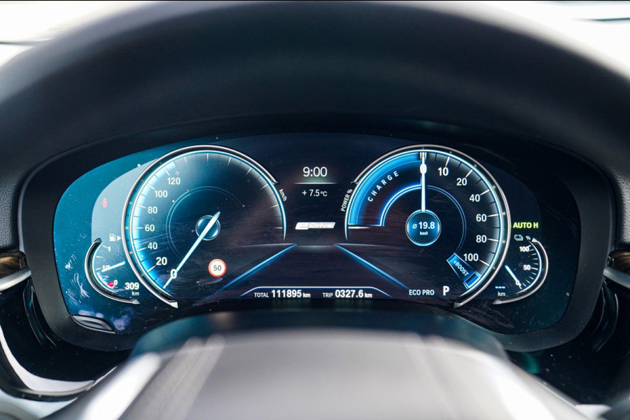 BMW 5 Serie 530e iPerformance High Executive | Stoelverkoeling | Head Up Display | Memory | Achterbank Verwarmd