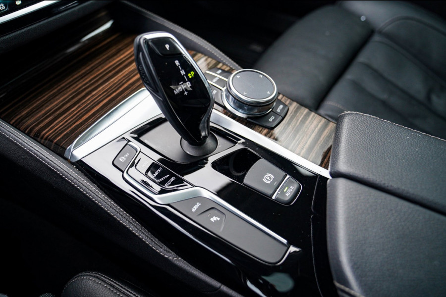 BMW 5 Serie 530e iPerformance High Executive | Stoelverkoeling | Head Up Display | Memory | Achterbank Verwarmd