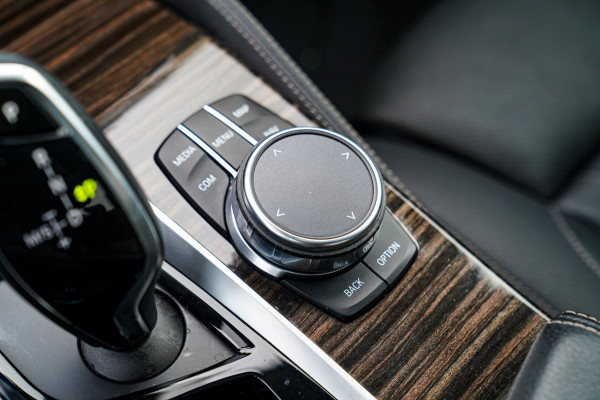 BMW 5 Serie 530e iPerformance High Executive | Stoelverkoeling | Head Up Display | Memory | Achterbank Verwarmd
