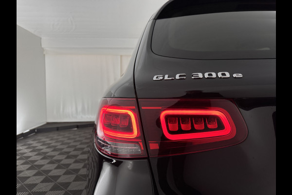 Mercedes-Benz GLC 300e 4MATIC Business Solution (Plug-In) {SOH-94%} (INCL-BTW) *LEATHER | FULL-LED | DIGI-COCKPIT | KEYLESS | DAB | HEATED-SPORTSEATS | CAMERA | PRIVACY-GLASS | NAVI-FULLMAP | ECC | PDC | CRUISE | 18''ALU*