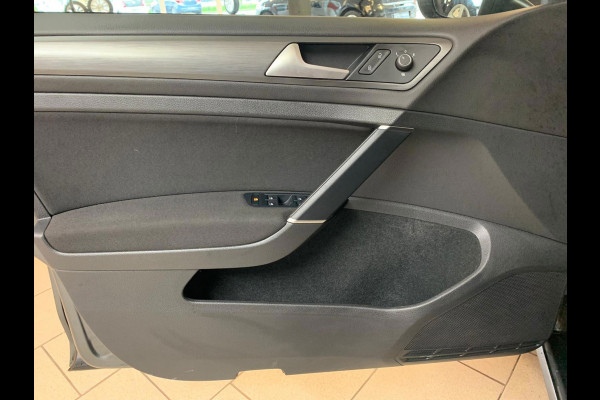 Volkswagen Golf 1.0 TSI Comfortline 110PK AIRCO CRUISE NAVI BLUETOOTH APPLE CARPLAY PDC TREKHAAK PRIVACY GLAS ZEER NETTE AUTO