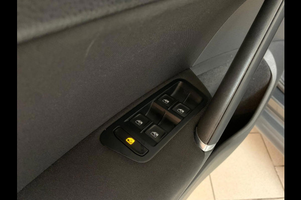 Volkswagen Golf 1.0 TSI Comfortline 110PK AIRCO CRUISE NAVI BLUETOOTH APPLE CARPLAY PDC TREKHAAK PRIVACY GLAS ZEER NETTE AUTO