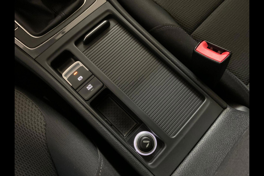 Volkswagen Golf 1.0 TSI Comfortline 110PK AIRCO CRUISE NAVI BLUETOOTH APPLE CARPLAY PDC TREKHAAK PRIVACY GLAS ZEER NETTE AUTO