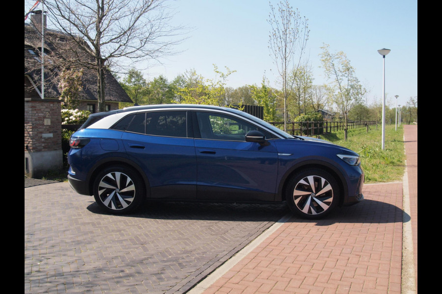 Volkswagen ID.4 First 77 kWh | Camera | Trekhaak | Sfeerverlichting | Apple Carplay | Cruise Control |