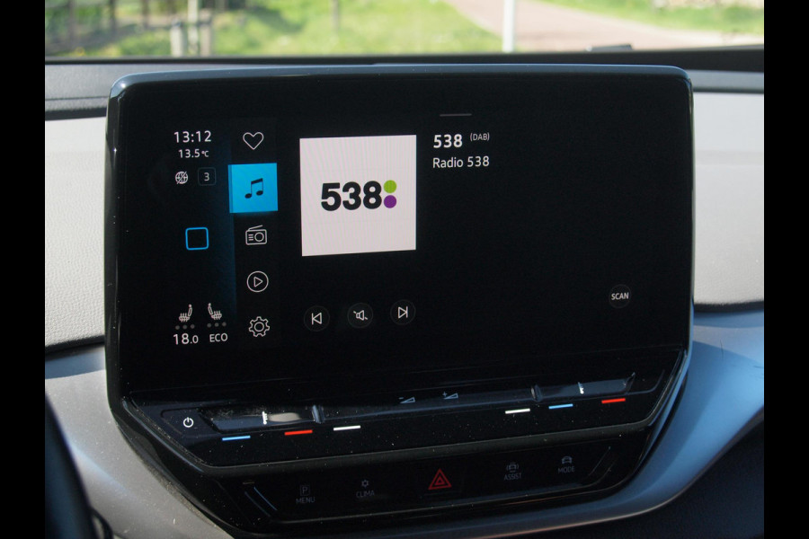 Volkswagen ID.4 First 77 kWh | Camera | Trekhaak | Sfeerverlichting | Apple Carplay | Cruise Control |