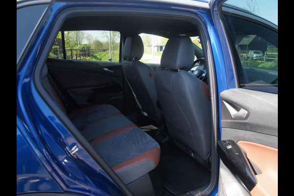 Volkswagen ID.4 First 77 kWh | Camera | Trekhaak | Sfeerverlichting | Apple Carplay | Cruise Control |