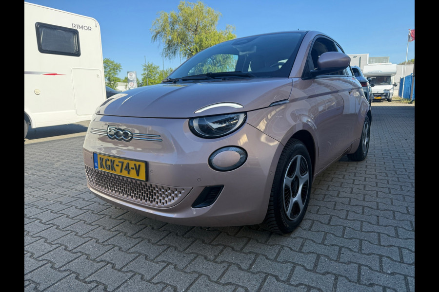 Fiat 500 Passion 42 kWh |Carplay | Camera | Parkeersensoren | BTW