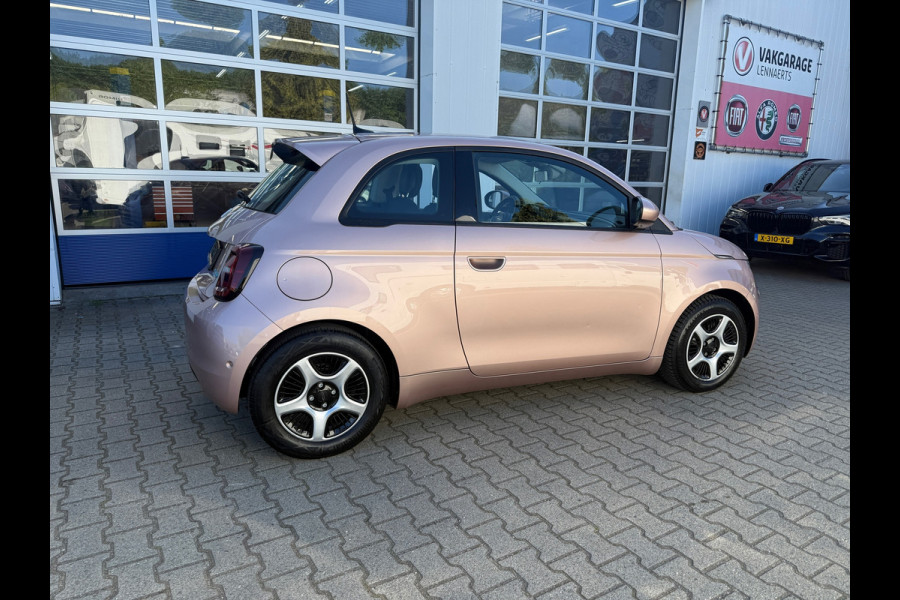 Fiat 500 Passion 42 kWh |Carplay | Camera | Parkeersensoren | BTW