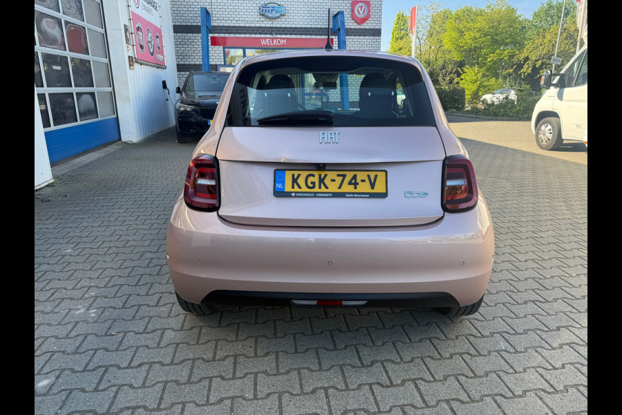 Fiat 500 Passion 42 kWh |Carplay | Camera | Parkeersensoren | BTW