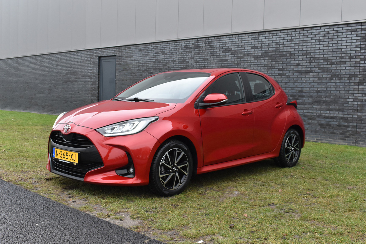 Toyota Yaris 1.5 VVT-i Dynamic 1e eigenaar Navigatie Parkeer camera