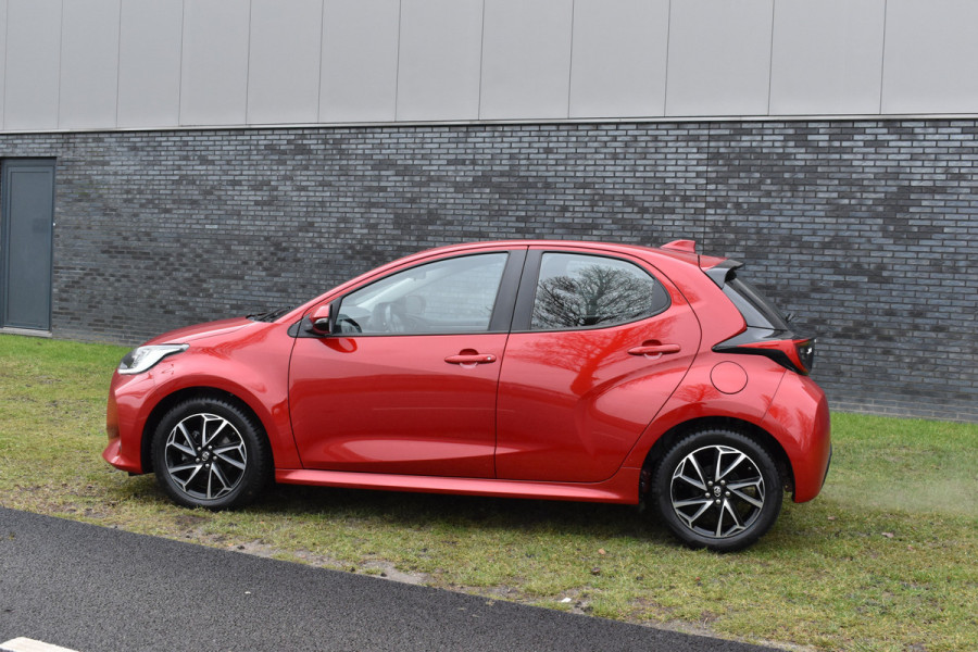 Toyota Yaris 1.5 VVT-i Dynamic 1e eigenaar Navigatie Parkeer camera