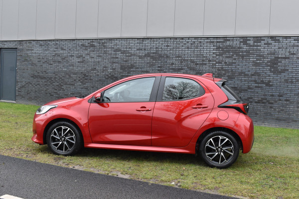 Toyota Yaris 1.5 VVT-i Dynamic 1e eigenaar Navigatie Parkeer camera