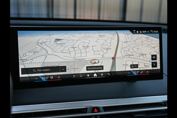 BMW iX xDrive45 101 kWh | NL-auto | Comfort access | Soft close | Iconic glow | Adaptive led | Sky lounge | Driving assistant prof. | Dab+ | Harman/kardon |