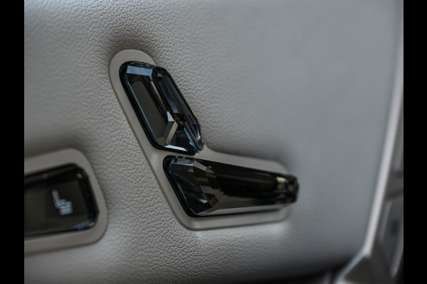BMW iX xDrive45 101 kWh | NL-auto | Comfort access | Soft close | Iconic glow | Adaptive led | Sky lounge | Driving assistant prof. | Dab+ | Harman/kardon |
