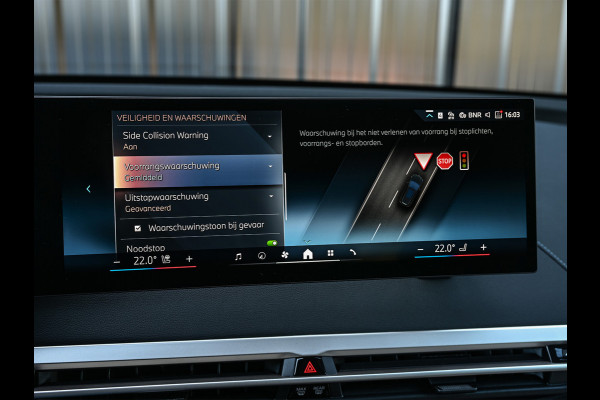 BMW iX xDrive45 101 kWh | NL-auto | Comfort access | Soft close | Iconic glow | Adaptive led | Sky lounge | Driving assistant prof. | Dab+ | Harman/kardon |