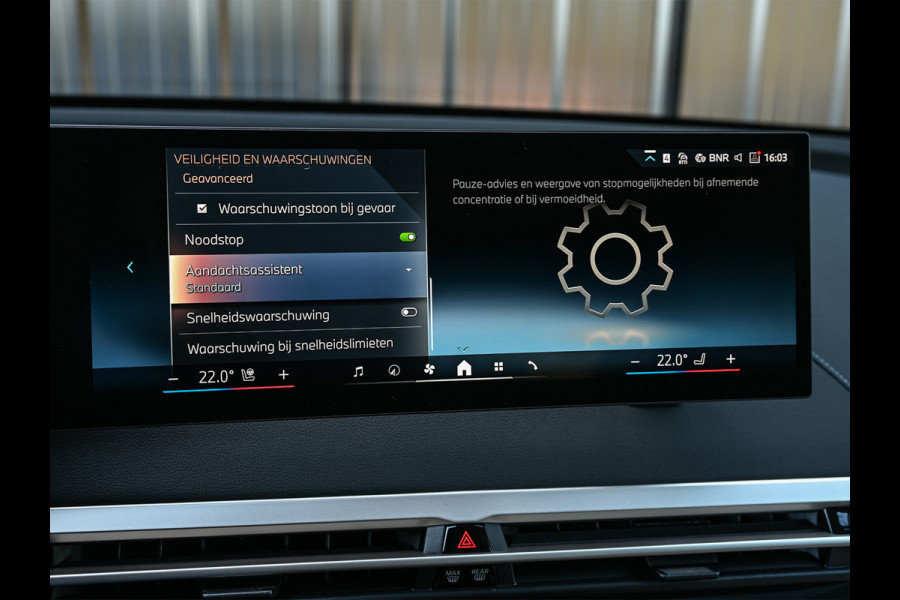 BMW iX xDrive45 101 kWh | NL-auto | Comfort access | Soft close | Iconic glow | Adaptive led | Sky lounge | Driving assistant prof. | Dab+ | Harman/kardon |