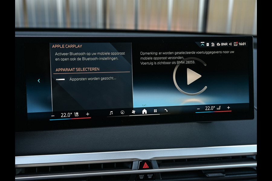 BMW iX xDrive45 101 kWh | NL-auto | Comfort access | Soft close | Iconic glow | Adaptive led | Sky lounge | Driving assistant prof. | Dab+ | Harman/kardon |