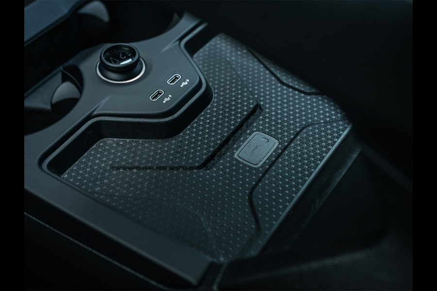 BMW iX xDrive45 101 kWh | NL-auto | Comfort access | Soft close | Iconic glow | Adaptive led | Sky lounge | Driving assistant prof. | Dab+ | Harman/kardon |