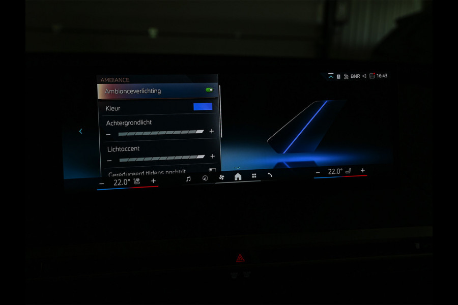 BMW iX xDrive45 101 kWh | NL-auto | Comfort access | Soft close | Iconic glow | Adaptive led | Sky lounge | Driving assistant prof. | Dab+ | Harman/kardon |