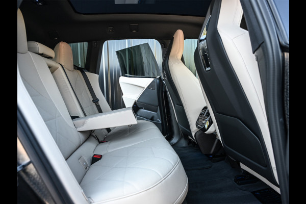 BMW iX xDrive45 101 kWh | NL-auto | Comfort access | Soft close | Iconic glow | Adaptive led | Sky lounge | Driving assistant prof. | Dab+ | Harman/kardon |
