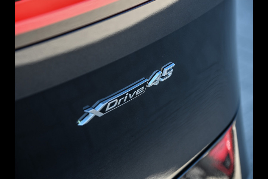 BMW iX xDrive45 101 kWh | NL-auto | Comfort access | Soft close | Iconic glow | Adaptive led | Sky lounge | Driving assistant prof. | Dab+ | Harman/kardon |