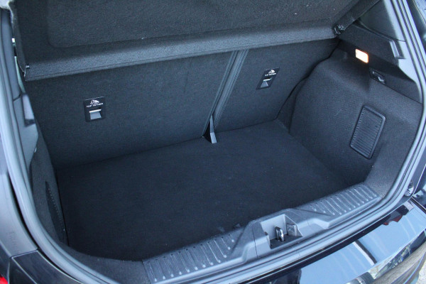 Ford Fiesta 1.0 EcoBoost ST-Line | Stoel + Stuurverwarming | Parkeersensoren | Climate Control | Cruise Control | Navigatie |