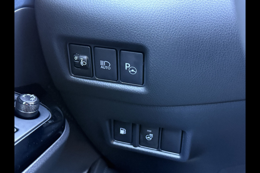 Toyota C-HR 2.0 Hybrid Team D Bi-Tone | CarPlay | ACC | Camera | Keyless | 18 inch