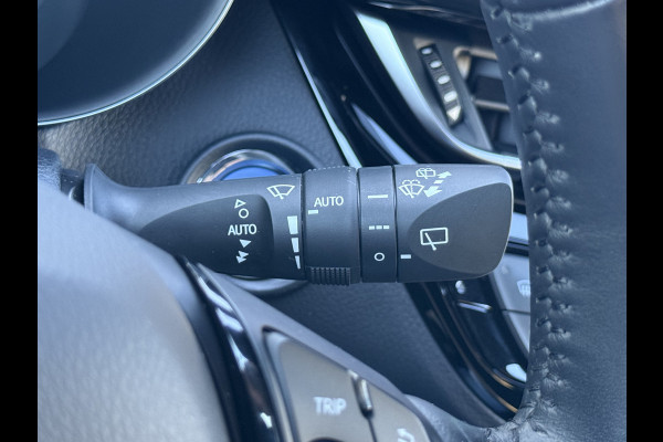 Toyota C-HR 2.0 Hybrid Team D Bi-Tone | CarPlay | ACC | Camera | Keyless | 18 inch