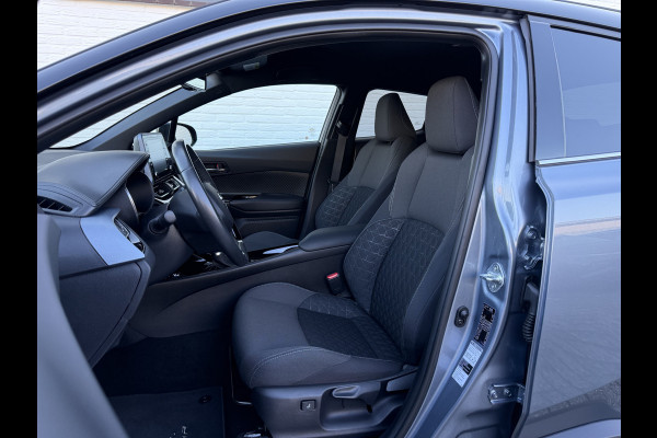 Toyota C-HR 2.0 Hybrid Team D Bi-Tone | CarPlay | ACC | Camera | Keyless | 18 inch