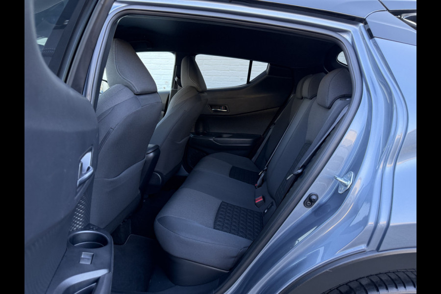 Toyota C-HR 2.0 Hybrid Team D Bi-Tone | CarPlay | ACC | Camera | Keyless | 18 inch