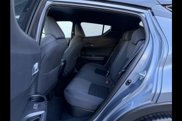 Toyota C-HR 2.0 Hybrid Team D Bi-Tone | CarPlay | ACC | Camera | Keyless | 18 inch