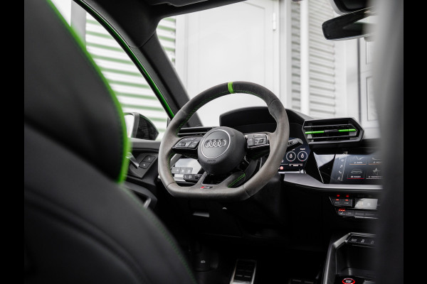 Audi RS3 Limousine 2.5 TFSI quattro | Keramisch | Panorama | Hulk