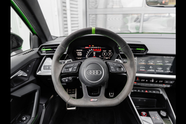 Audi RS3 Limousine 2.5 TFSI quattro | Keramisch | Panorama | Hulk