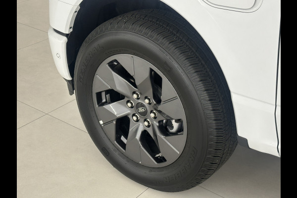 Ford USA F-150 LIGHTNING Lariat