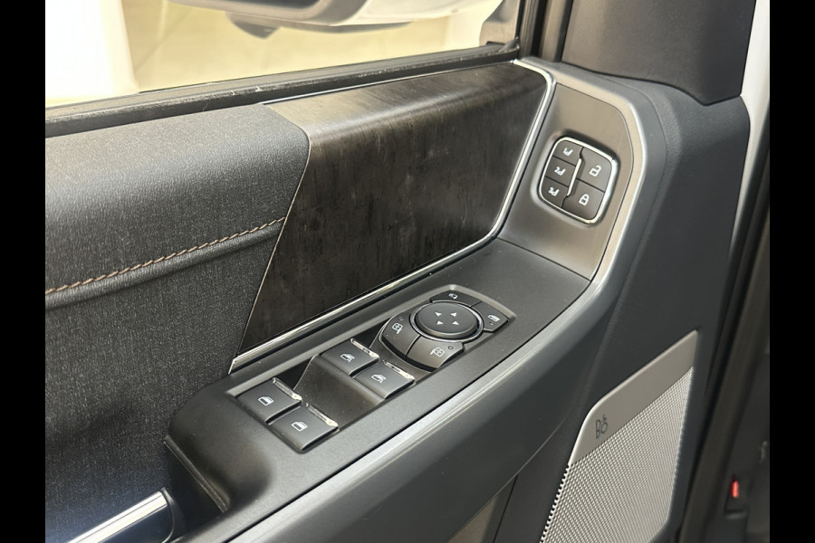 Ford USA F-150 LIGHTNING Lariat